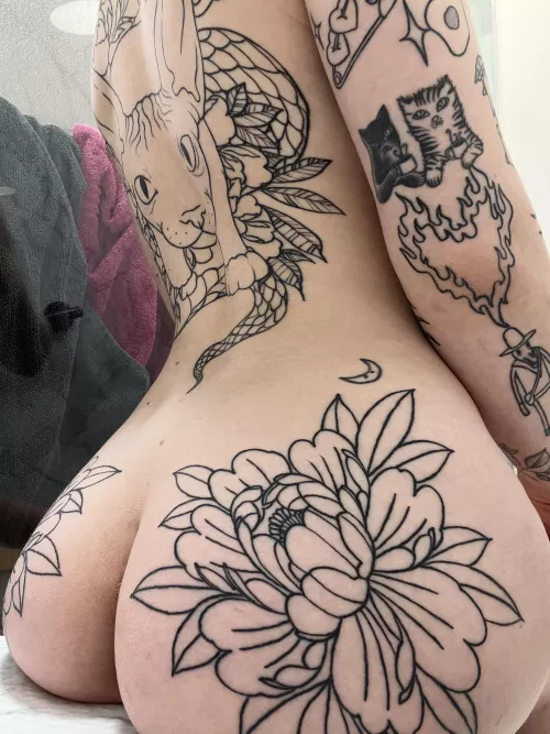 covered in tattoos but no cum 😔 by schleeey