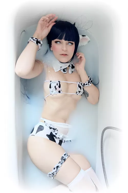 Cow Hinata by Nagini Cosplay 🐮 by nikuge