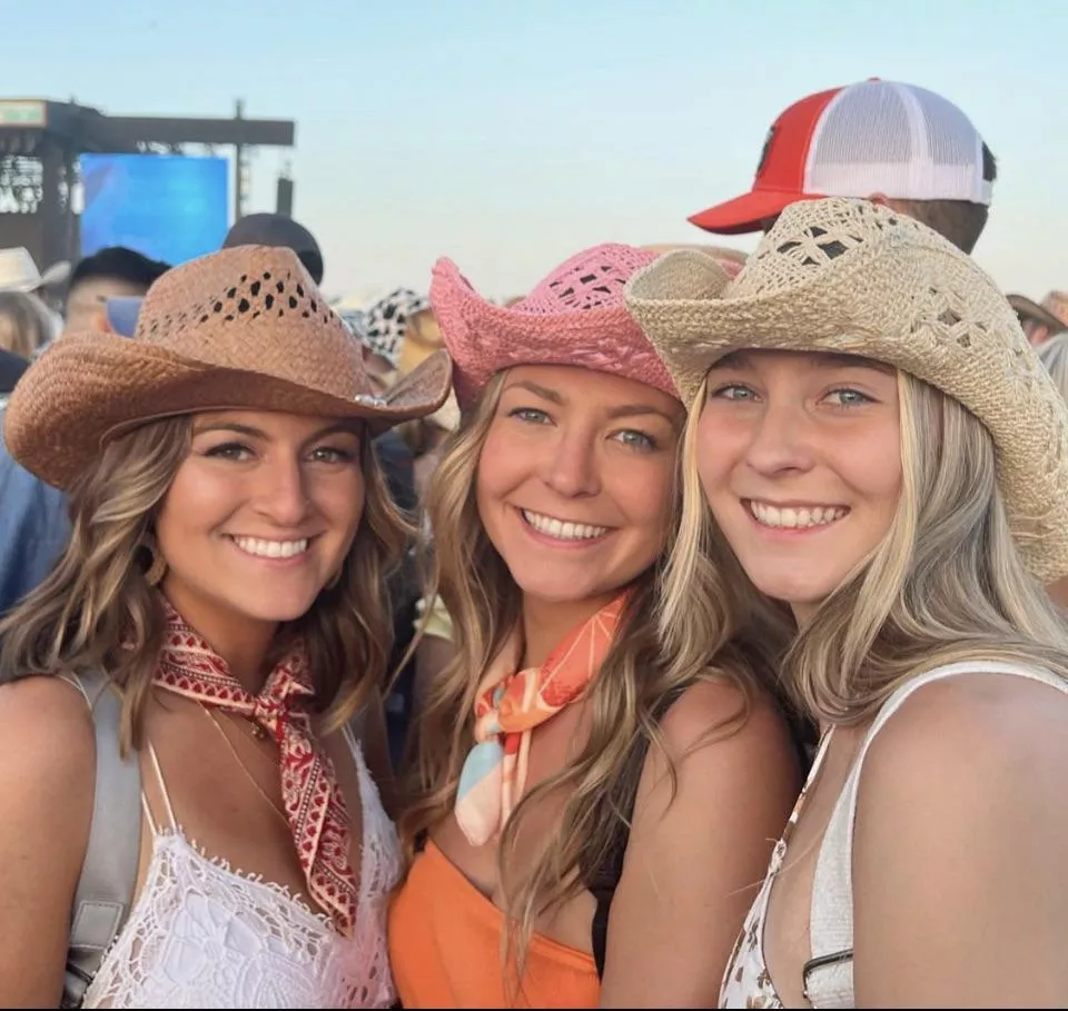 Cowgirls posted by golden_marwan2