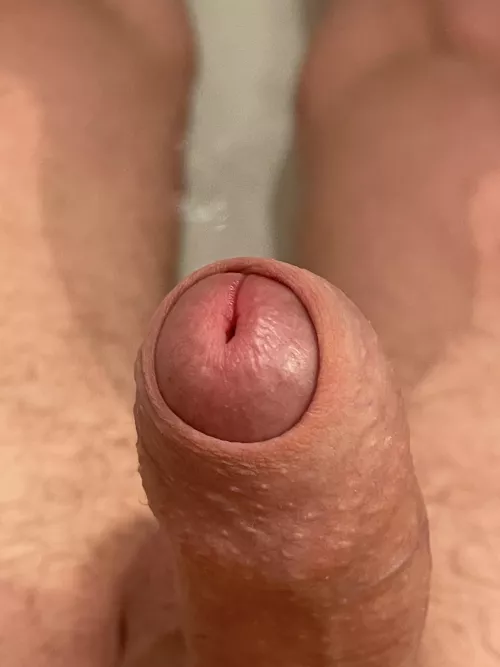 Creating mediocre content in the bubble bath ✅ by SanguisTargaris