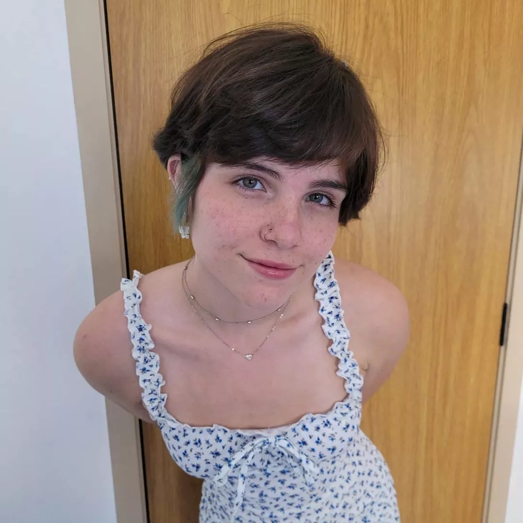 cristinysam posted by GlamMetalLion