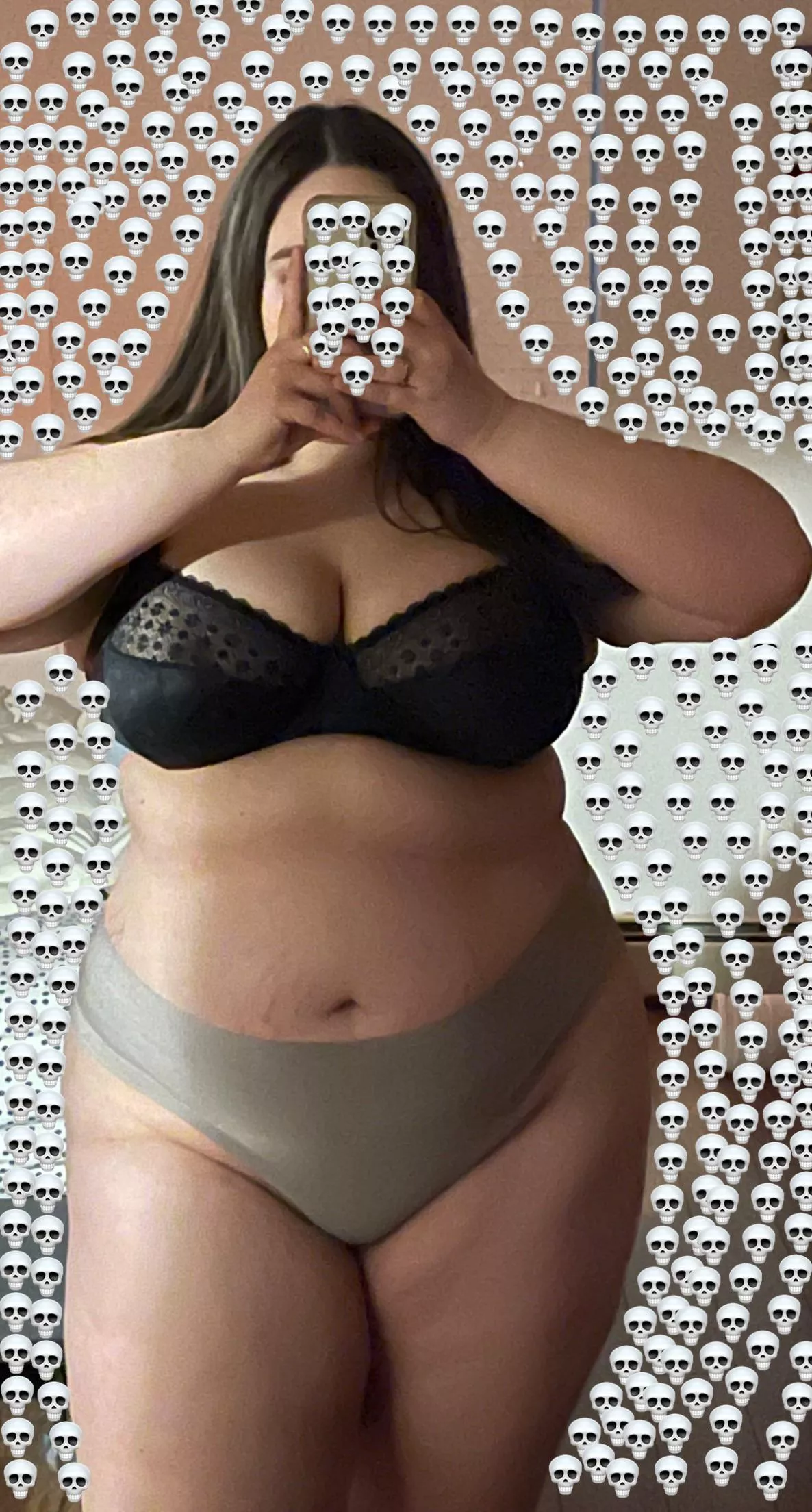 Crushing skulls (f) posted by bgttswtpssy