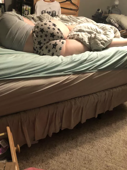 Cuckold wants me to show his wife’s fat ass! by BIndebunnyX