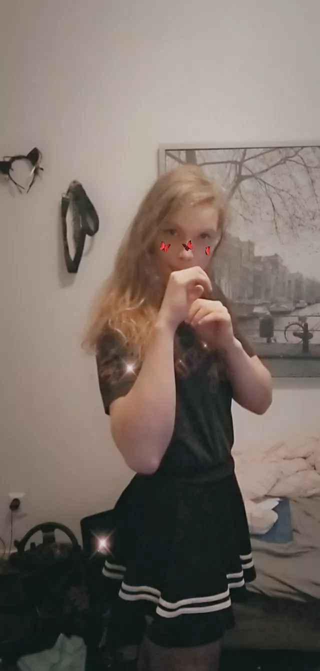 cuddle or fight me 〜(꒪꒳꒪)〜 posted by HealsOnHeels_UwU