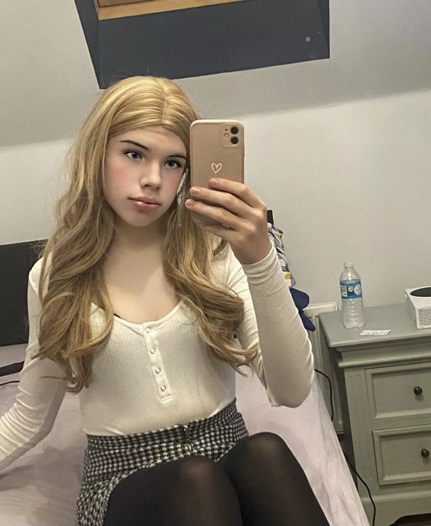 cuddle while I play Xbox? posted by Any-Network2832