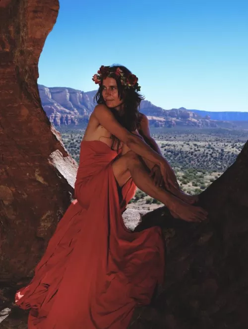 Cue “Dreaming of You” by Selena by Babe_Report