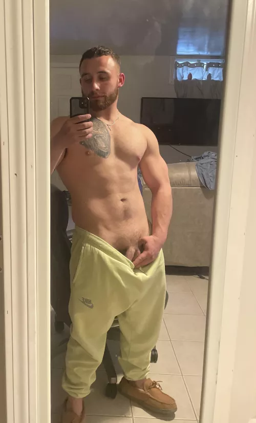 Cum get comfy n relax with daddy for the day 😏 by Ytboyd