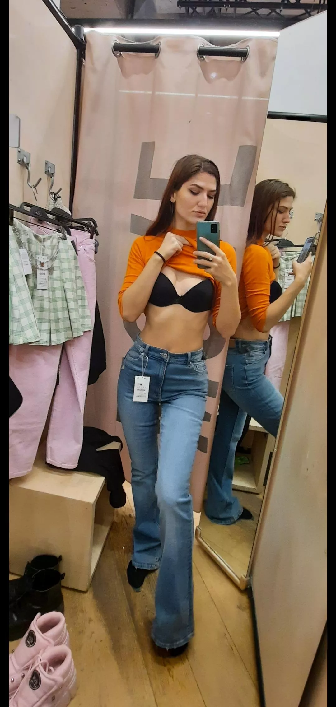 Cum in changing room with me? posted by missvenomm_