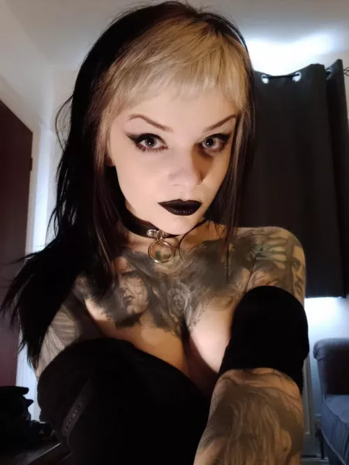 Cum in my mouth please? I promise I'll swallow by PixxiGrrl_