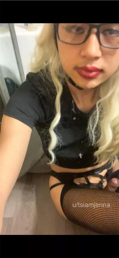 Cum lick it up by TSiamjenna