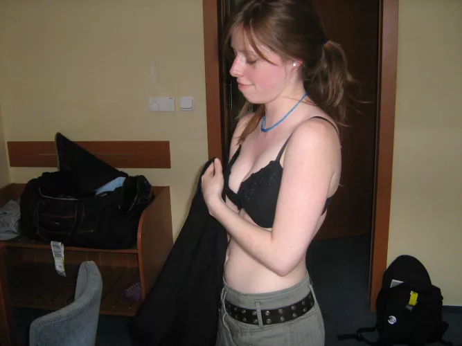 cum on sneak nudes of my gf. Bonus if you want to post your cumtribute. Must have second screen. No collectors like the last 9 that responded! Dm open by Feniks963