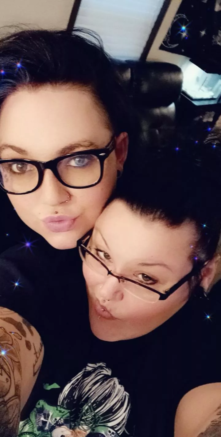 Cum play with us 🥵💦 posted by XMetalBeauty