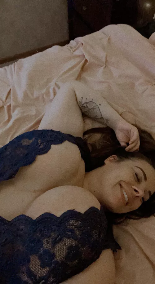 cum see all of me? only $5 for you babes 🥵 by bustybbybre