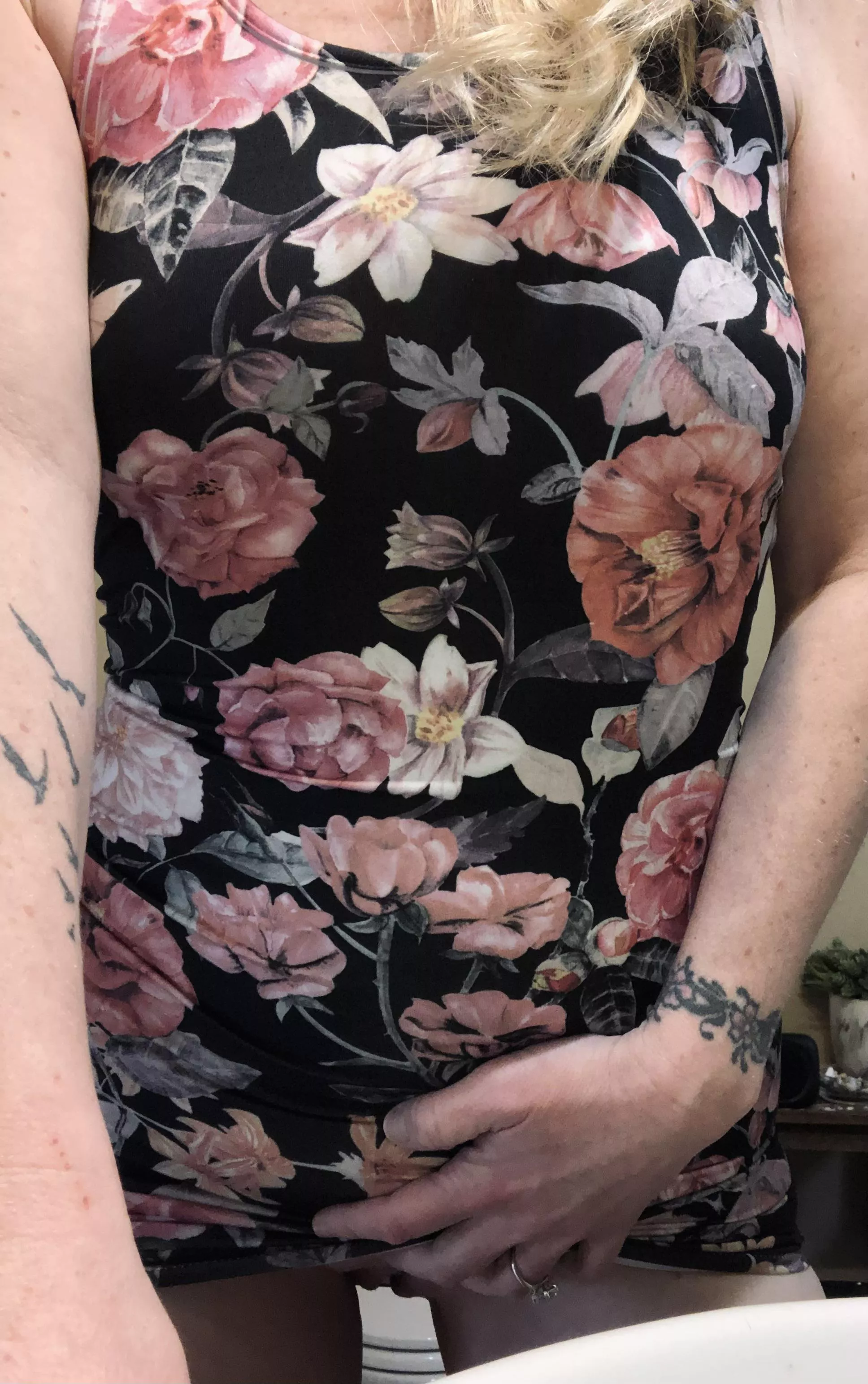 cum see this amazing milf show off her amazing body posted by sexygirlsdoneright