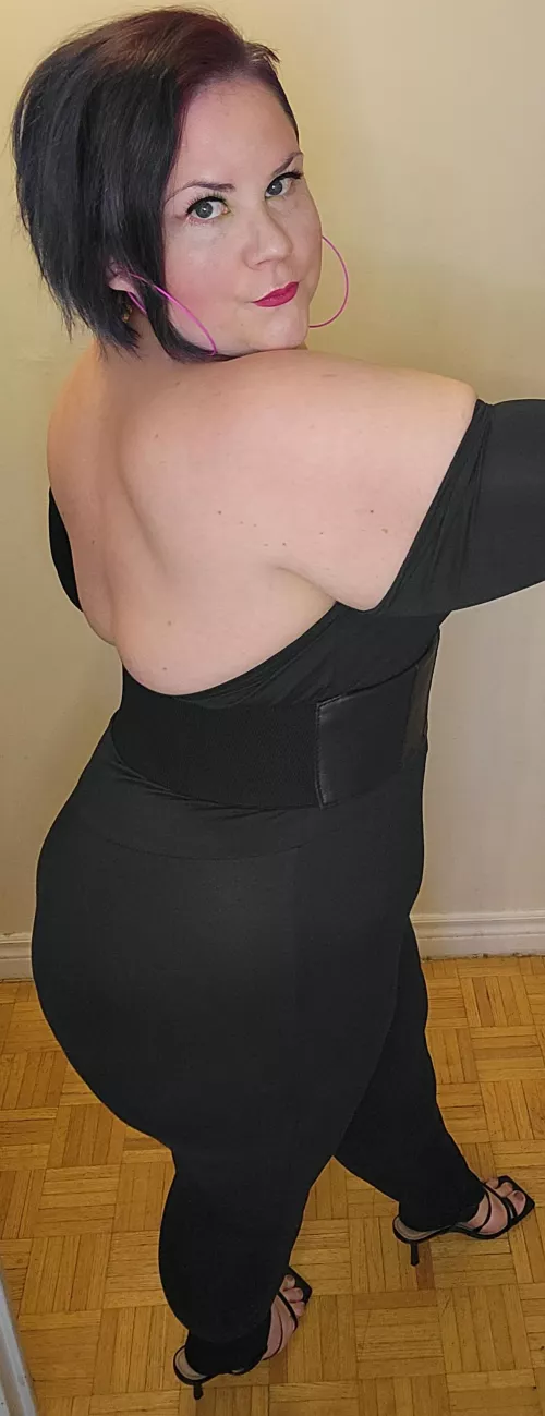 Cum see what this Horny Big Booty BBW MILF does in her spare time 🔥 OnlyFans $6.69 for 1.1K+ posts! Squirting 💦, Toys, Anal, Lingerie, FinDomme, Sexting+ Subscribe and show me your cock! ⬇️ Also, SC Premium: ofelia_freak by MorticiaFreak