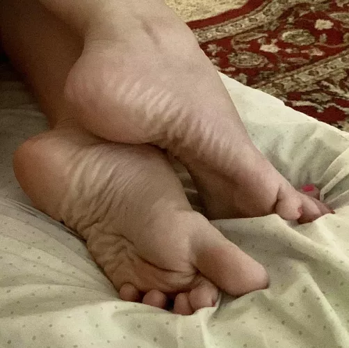 Cum slap your cock on my feet!❤️ by Lovehigheels
