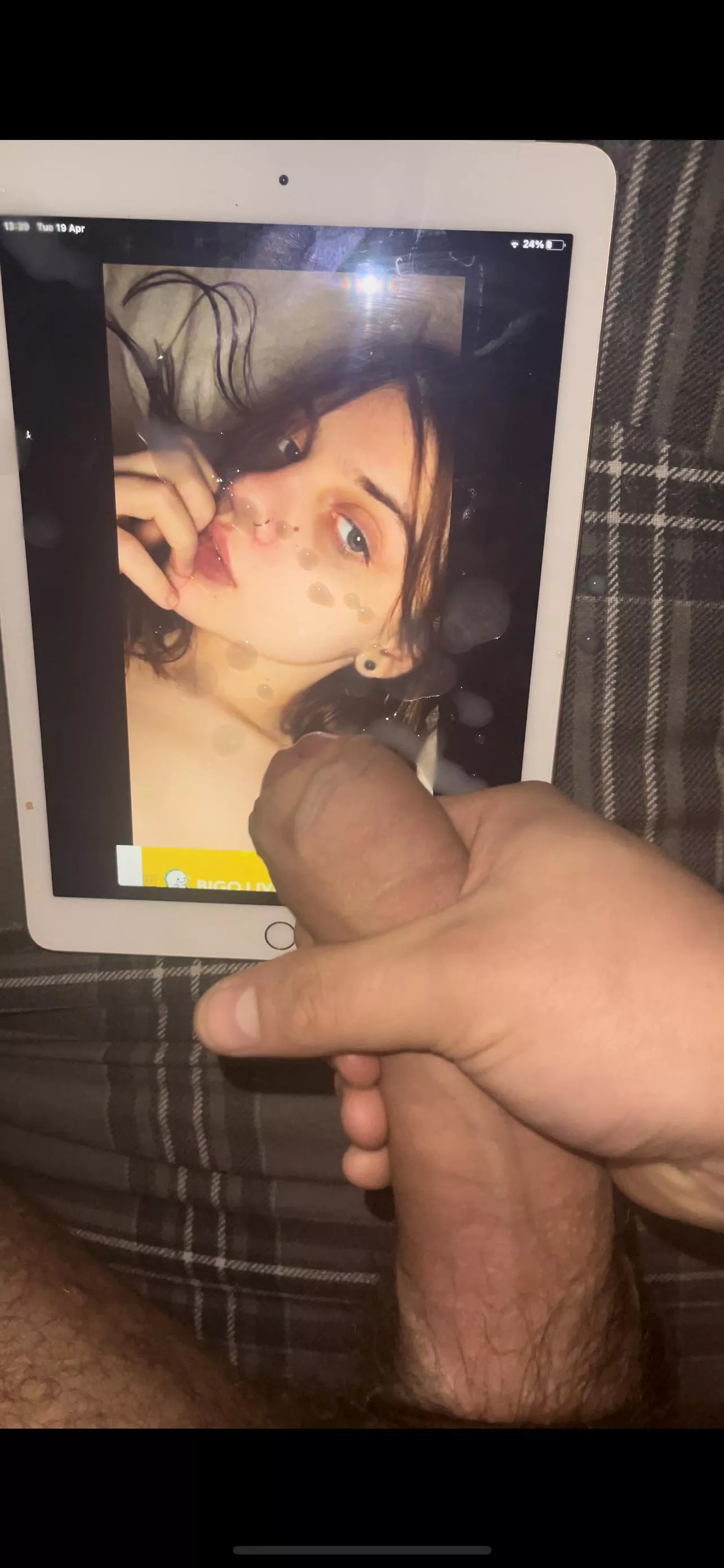 Cumming for tight phat ass brunettes! Add me on kik or DM🍆 posted by strechherout3