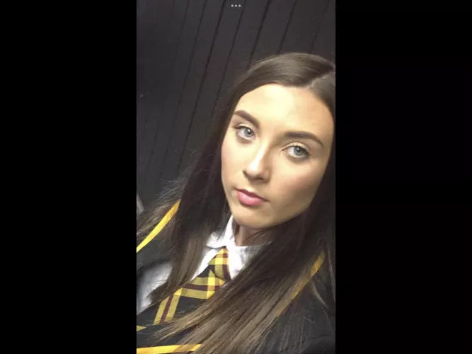 Cumtribute this pic of her and get her nude kik: jasonk1222 by nrgh436fe