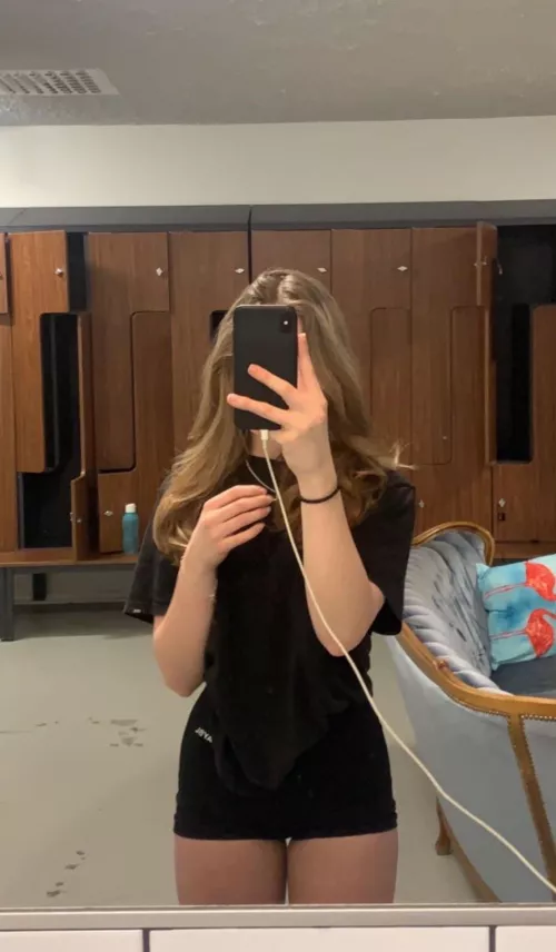 Cumtribute this teen for her nudes and socials! Kik: userr876 by hrlw9