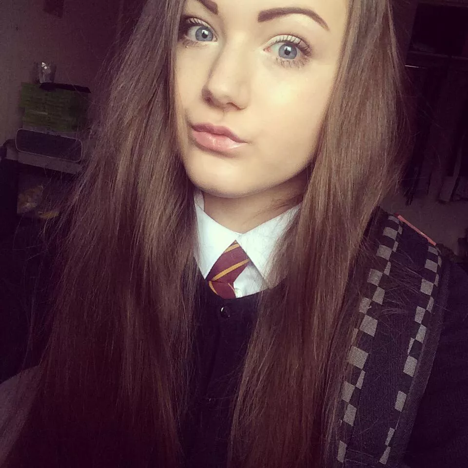 Cumtribute video this pic of her and get her nude dm for kik posted by nrgh436fe