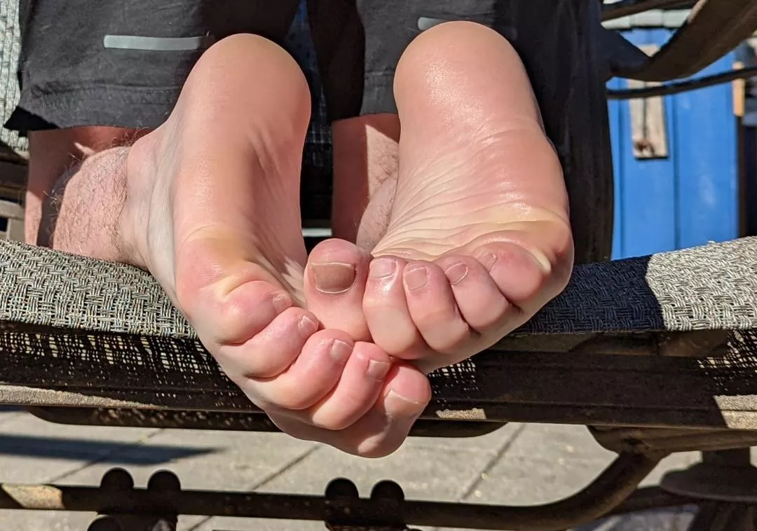 Curled soles! (30m) posted by worshipmfeet