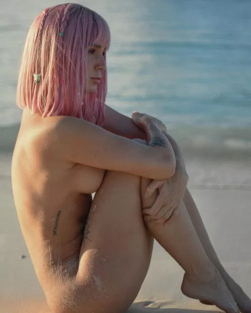 Curled up at the beach by bubblrisback