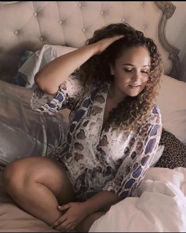 Curly posted by Gabbyt230