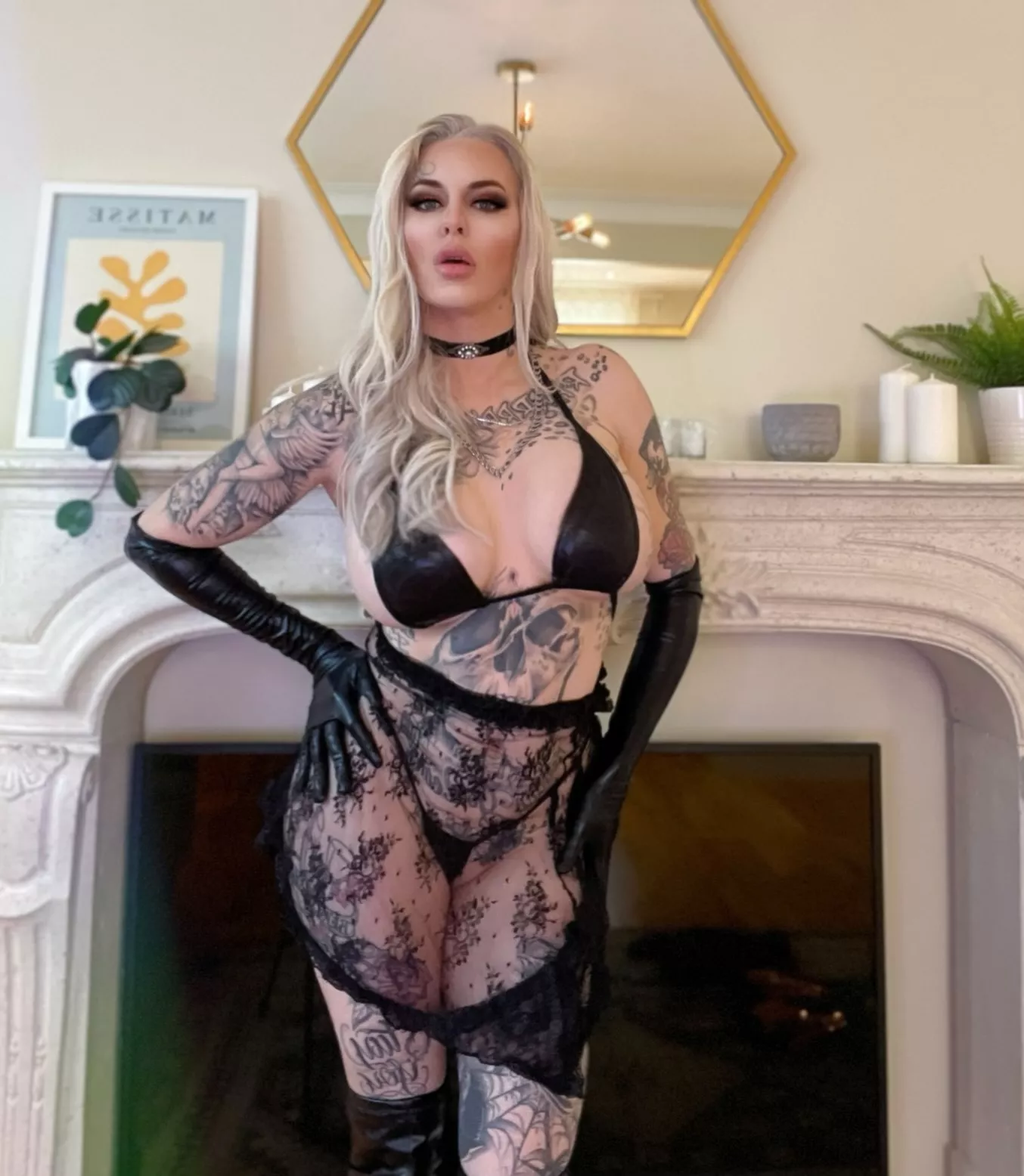 Curves and Tits are more attractive right? posted by biankaswool