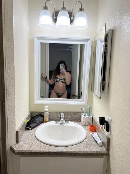 Curves😍 by mirandapopsit