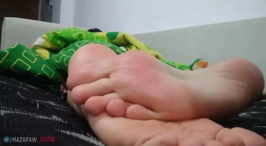 Curves for days <3. by Mazapaw_NSFW