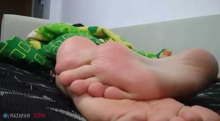 Curves for days <3. posted by Mazapaw_NSFW