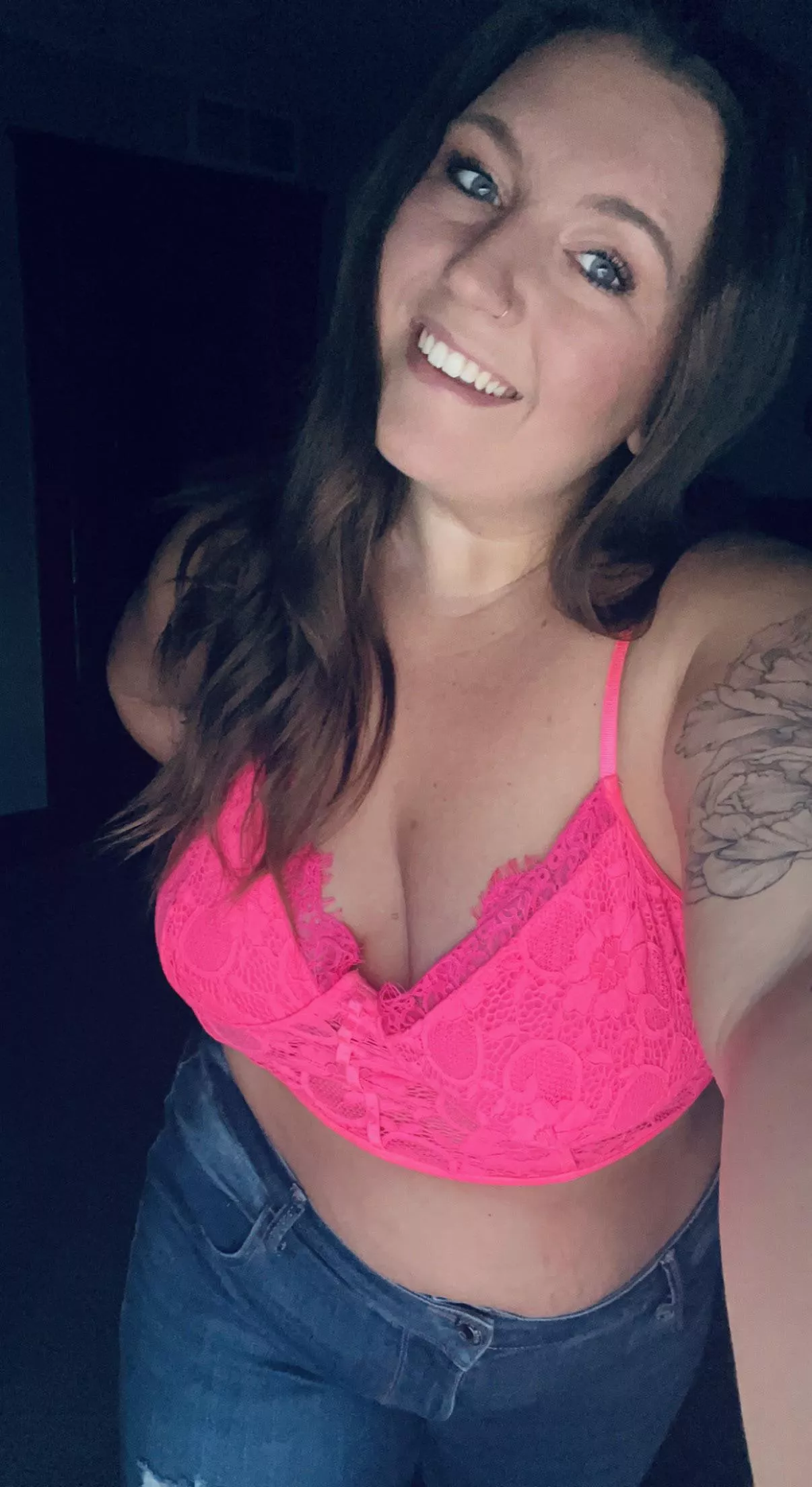 Curvy all around…that’s me💖😘 posted by simplyhannahh