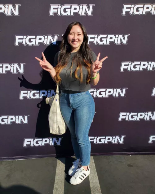 curvy asian coworker by throwaway05292001