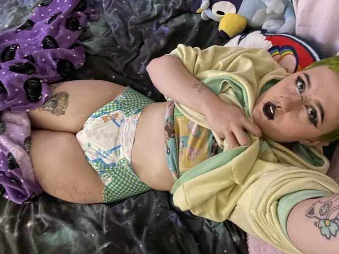 Curvy babie 😼 by KawaiiLittleKit