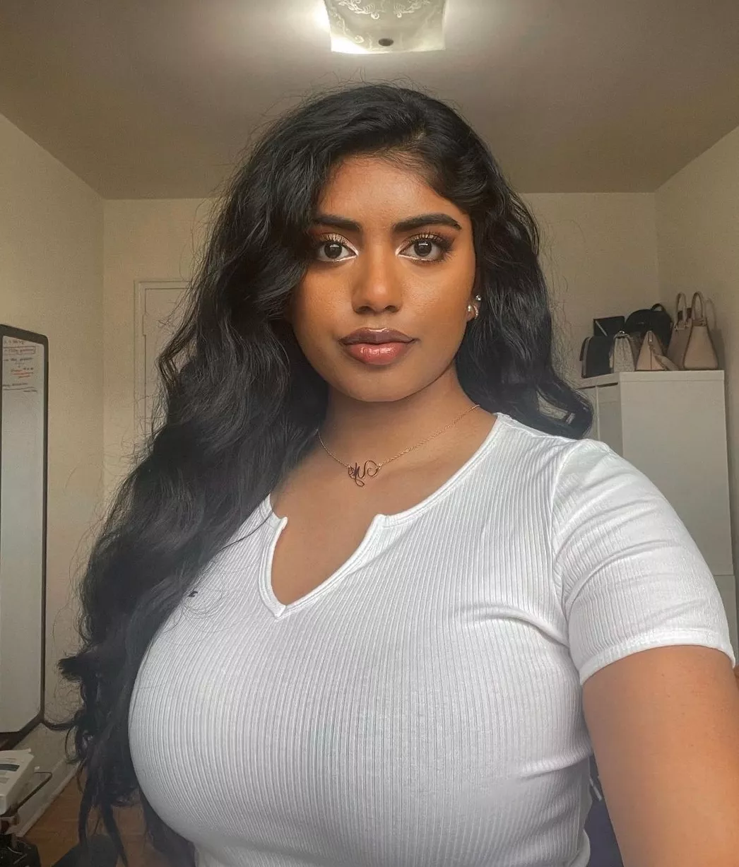 Curvy posted by DarkAngel0088