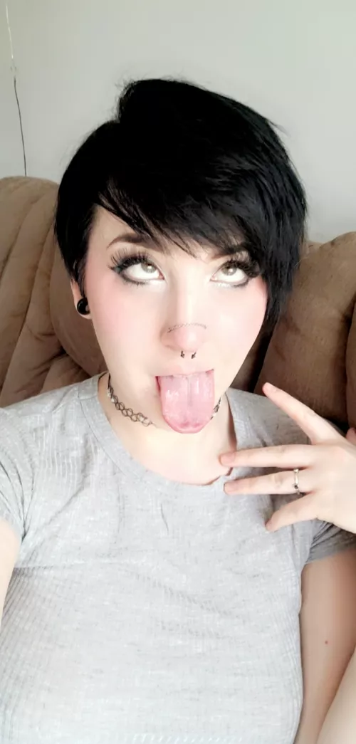 Cute alt girl wants your cum (OC) by Cami_jackson