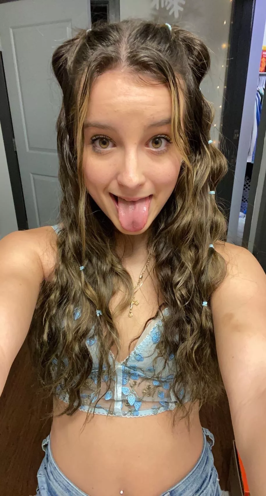 cute babe posted by siimple_code