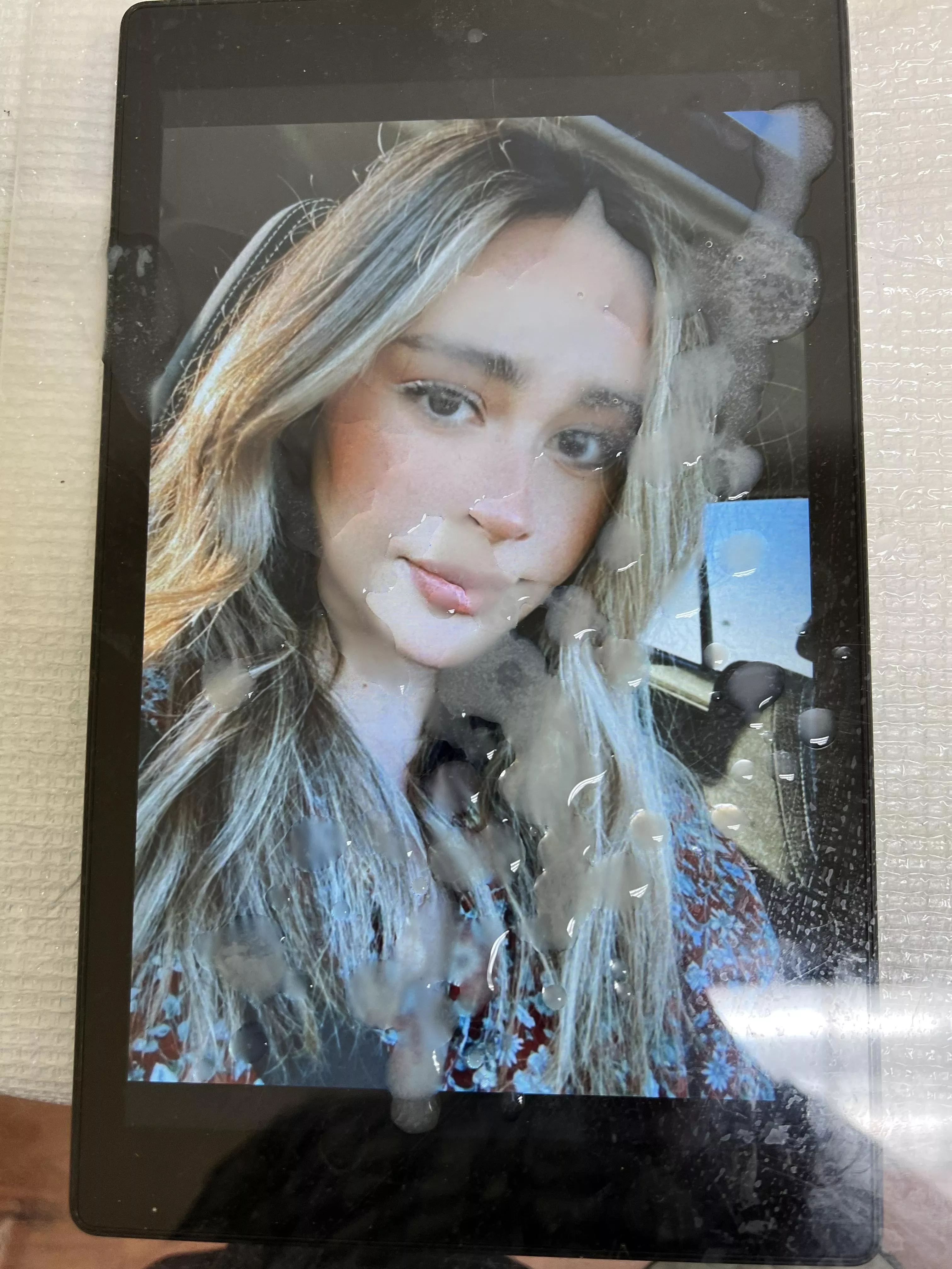 Cute blonde! posted by merbs88