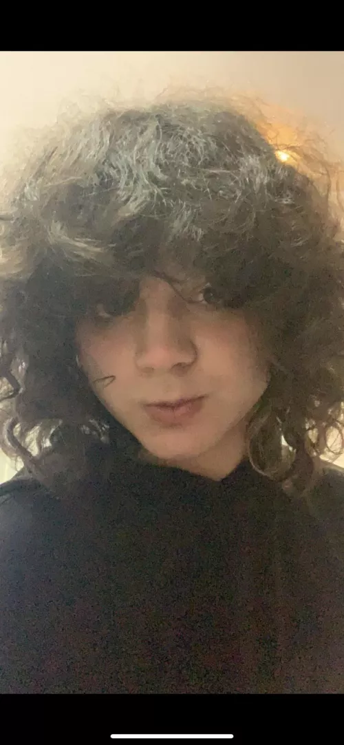 Cute boi for sale?(tbh I dunno if Im cute or not Im ver insecure cozmof my enviorment and stigma around lbgtq so just upvote if u think Im cute and downvote if Im not and provide critisizm in the comments plzzzz) by BeneficialDeal5469