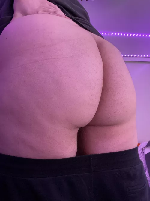 cute butt pic for everyone ❤️ by afakasiboy