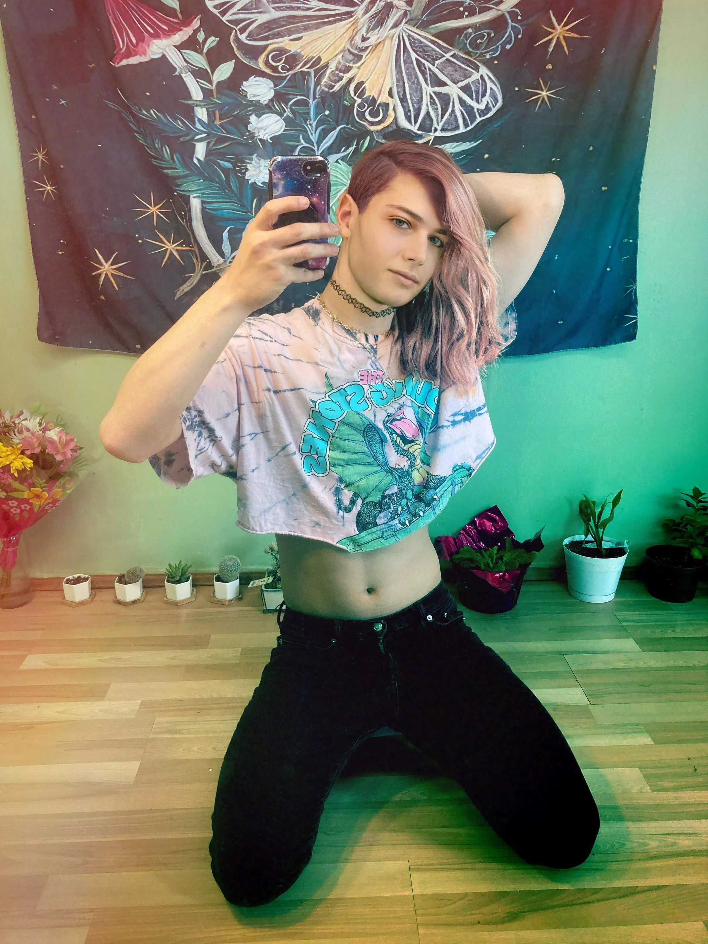 Cute date idea for us: grab dinner, go to a concert, then flee to a hippie commune for the next decade or two posted by TheNaara