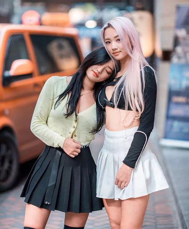 Cute Girls in Skirts posted by rikkux2