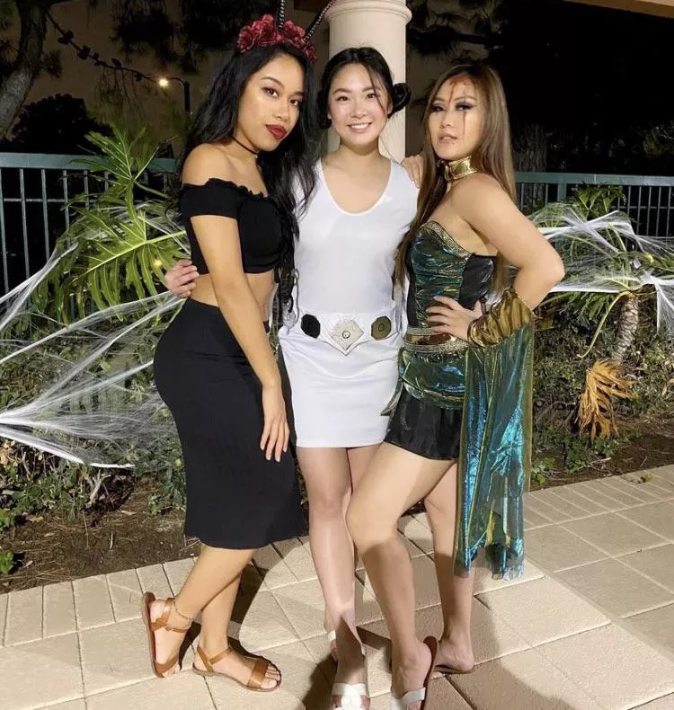 Cute Girls on Halloween posted by rikkux2