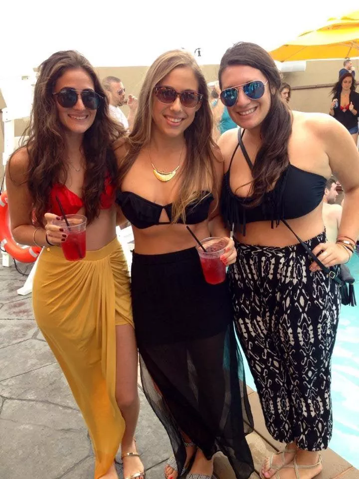 Cute Ladies posted by rikkux2