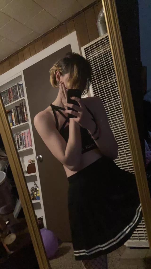 Cute or no? 🌸❤️💜 posted by SoloPolecat7078