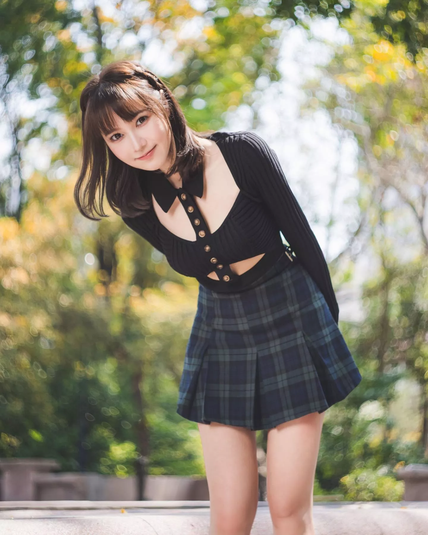 Cute skirt and thighs posted by Majestic_Painter8660