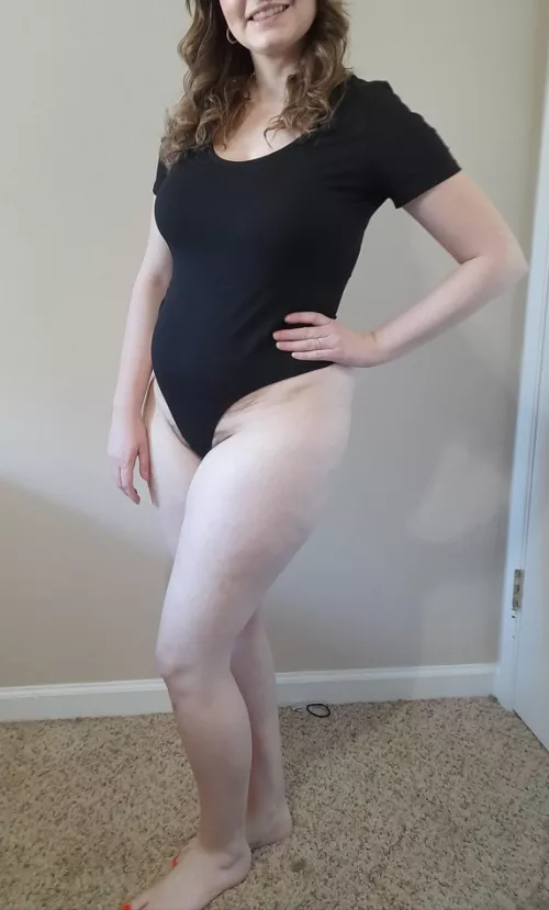 Cute smile and ring hand on my hip by sexystonercpl