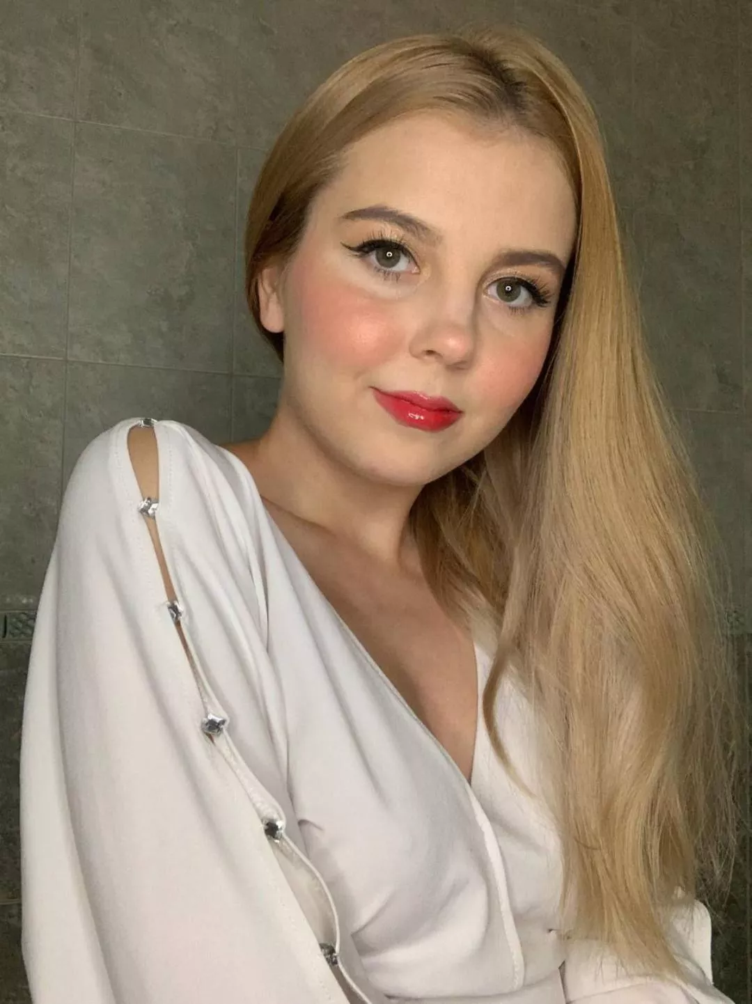 Cutie posted by cutelilme