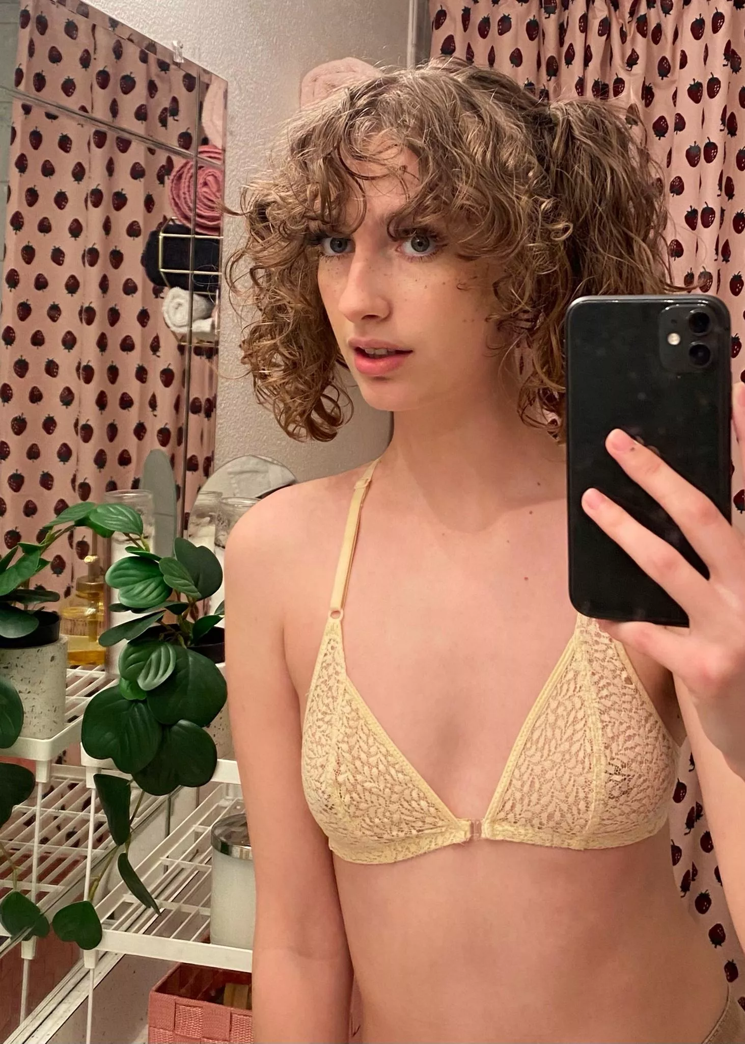 cutie with pale tits posted by quarantinevagene