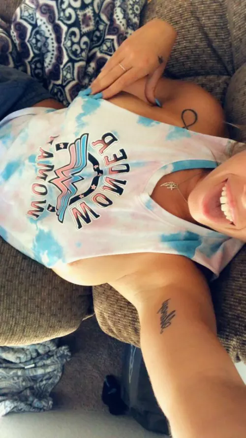 Cutting that fine line🤏😝 by _casxo